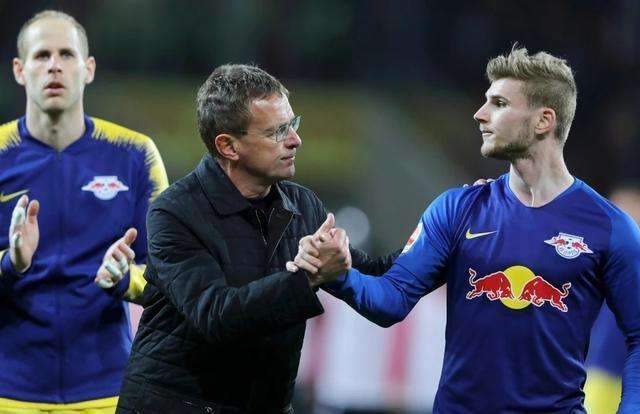 世界杯再掀争议：纽约区看大屏幕也收费，每场12.5美元（纽约公共大屏看世界杯每场收12.5美元，掀起争议）