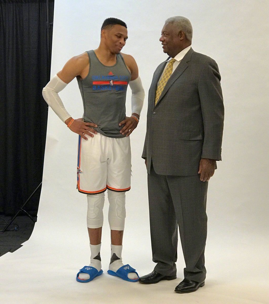 约基奇爆砍56分！创下圣诞大战历史第三高单场得分纪录（约基奇狂砍56分，圣诞大战史上单场得分第三高）