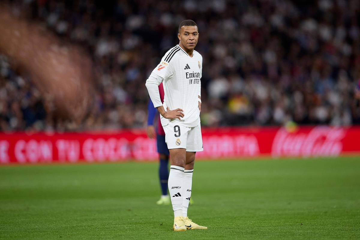 中甲大结局：辽宁铁人与重庆铜梁龙升入中超，广州豹冲超失败（中甲收官：辽宁铁人、重庆铜梁龙挺进中超，广州豹冲超折戟）