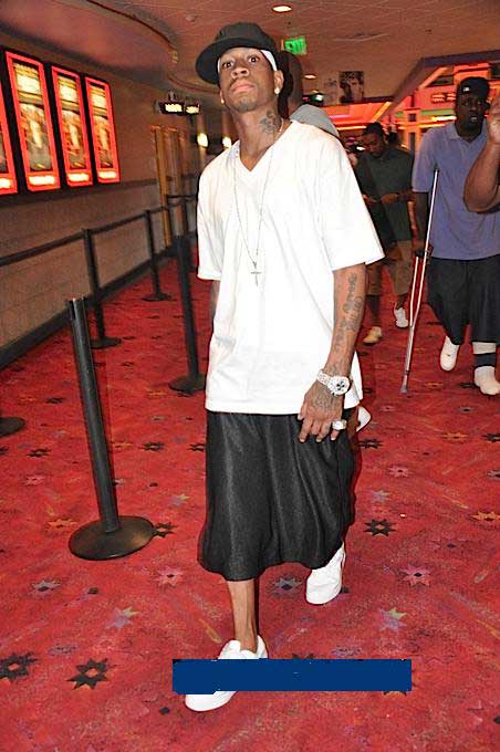 官方：姆巴佩、卡马文加和夸迪奥-科内均返回各自俱乐部（官方消息：姆巴佩、卡马文加、夸迪奥-科内已各自归队）