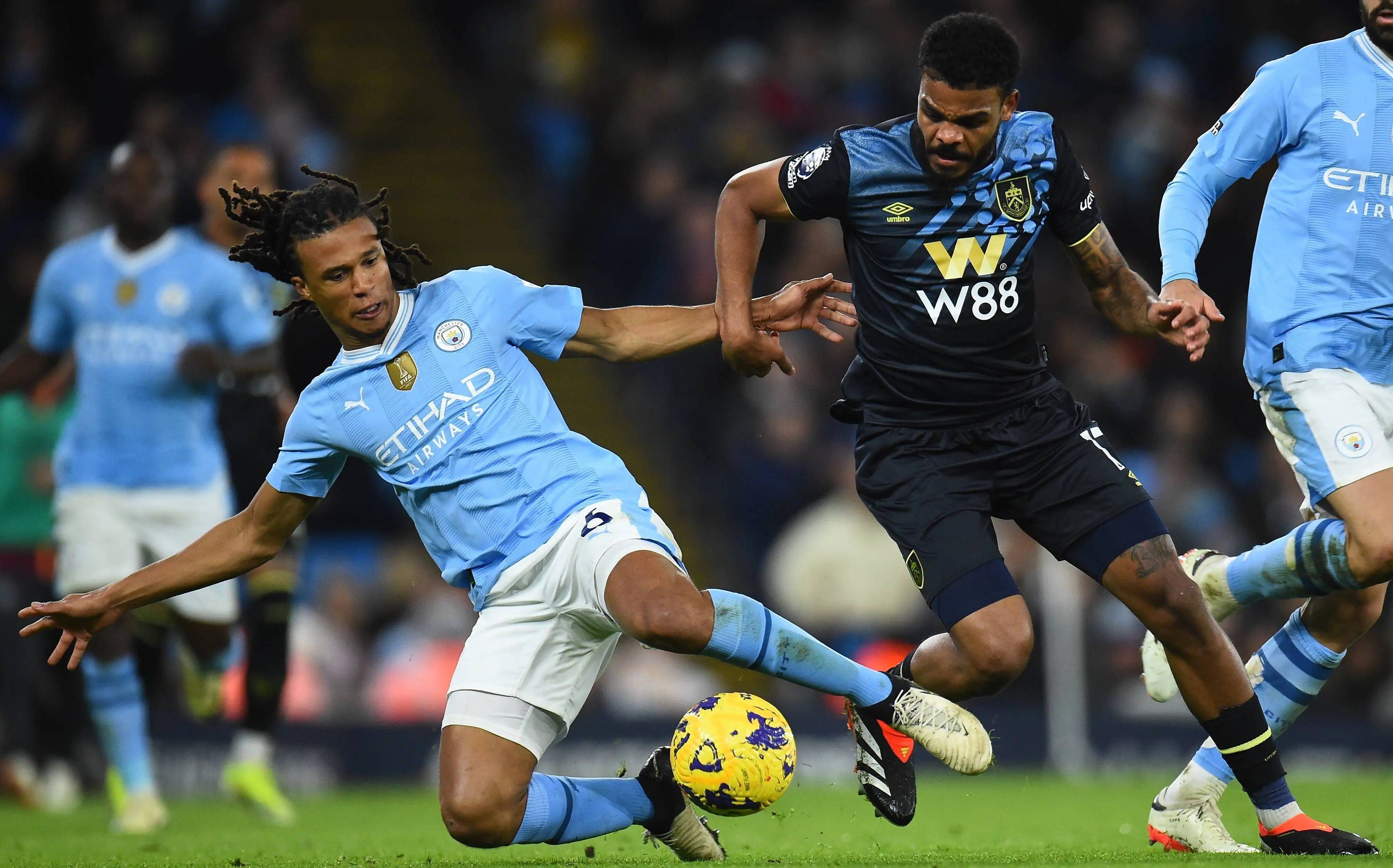 足球国足新战术曝光，强调速度与侵略性（国足新战术亮相：主打速度与攻击性）