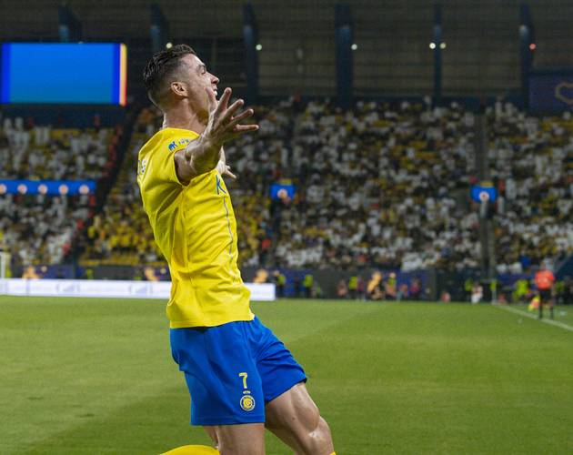 乔治压哨绝杀成为全场焦点（乔治压哨绝杀抢尽风头）