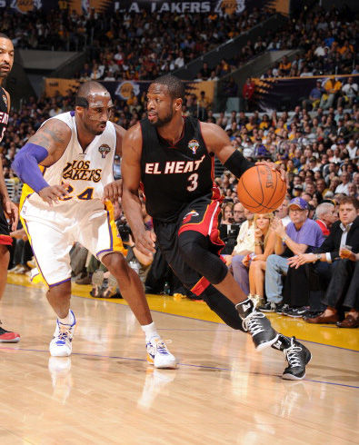 这球员的弹跳太夸张了（这位球员的弹跳逆天）